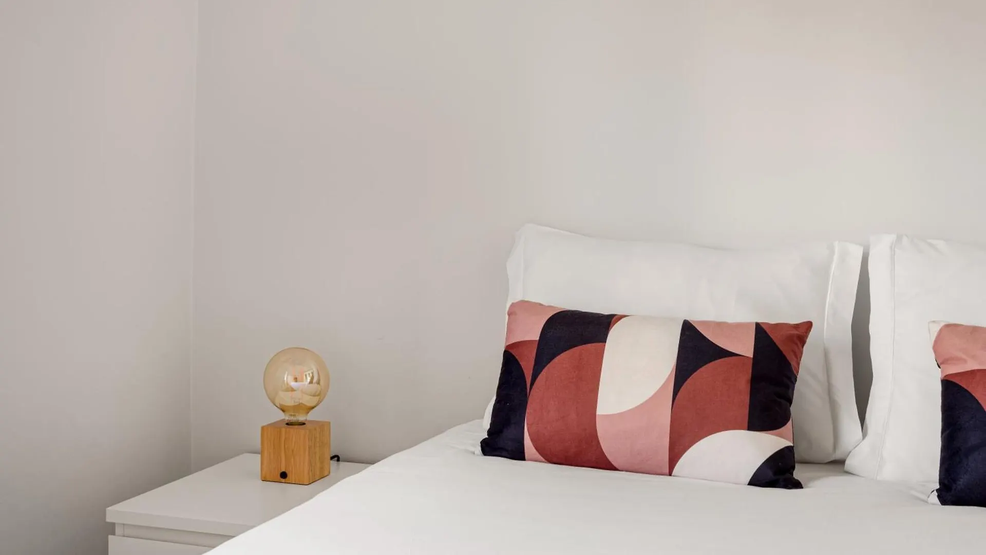 شقة Wfh Urban Retreat At Carnide Lisboa