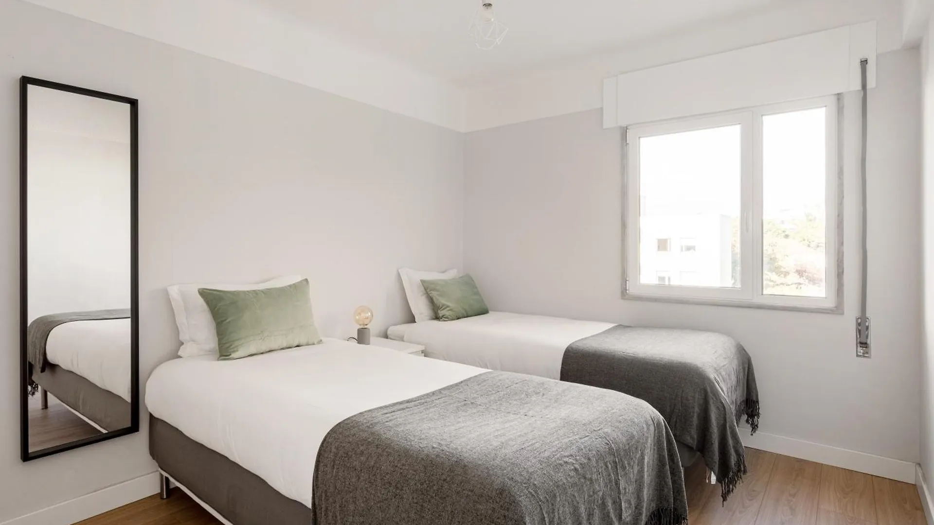 شقة Wfh Urban Retreat At Carnide Lisboa البرتغال