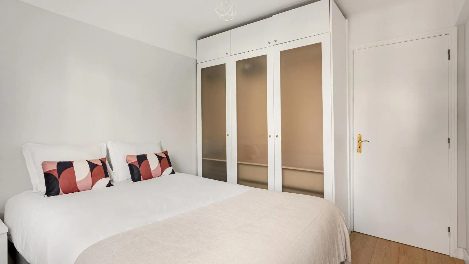 شقة Wfh Urban Retreat At Carnide Lisboa البرتغال